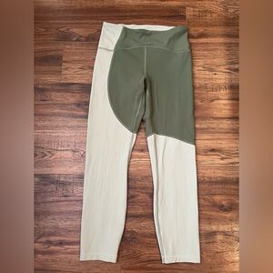 Lululemon Align Two-Tone Green Cropped Leggings 6 Workout Gym Activewear Running